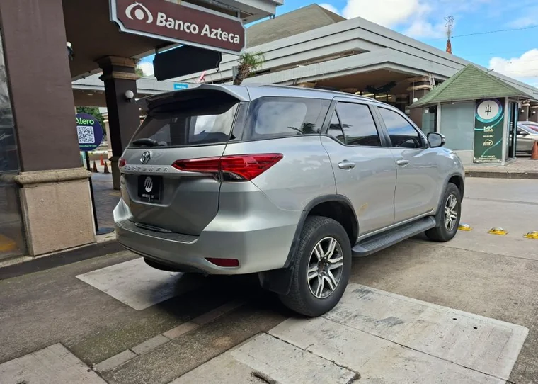 Toyota FORTUNER 2020 - Vista 4