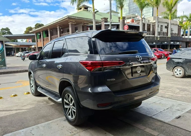 Toyota FORTUNER 2020 - Vista 5