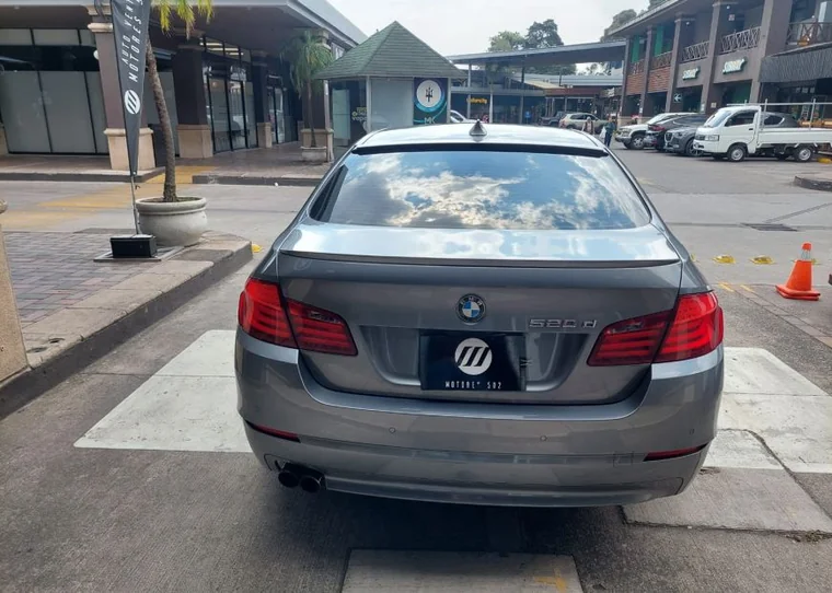 BMW 5 2012 - Vista 5