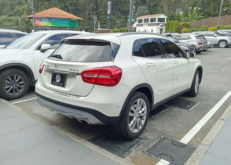 Mercedes Benz GLA 2016 - Vista 4