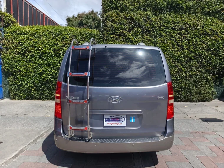 Hyundai H-1 2010 - Vista 4