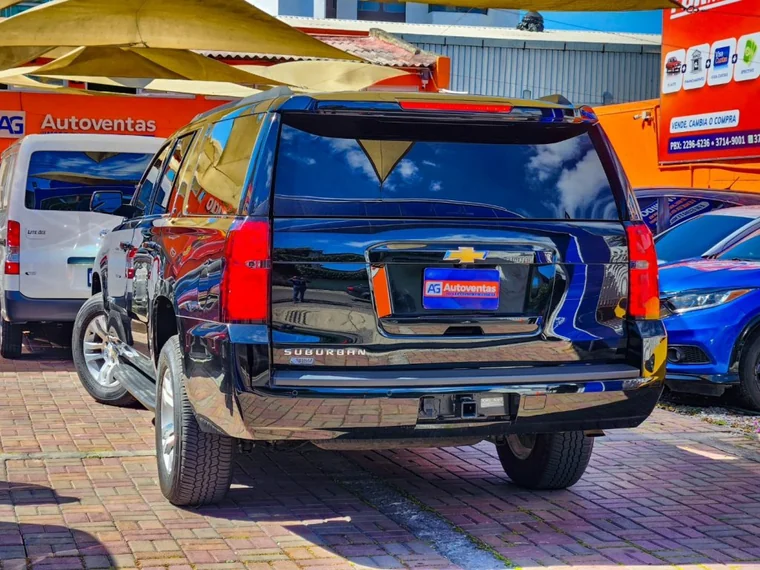 Chevrolet SUBURBAN 2018 - Vista 4