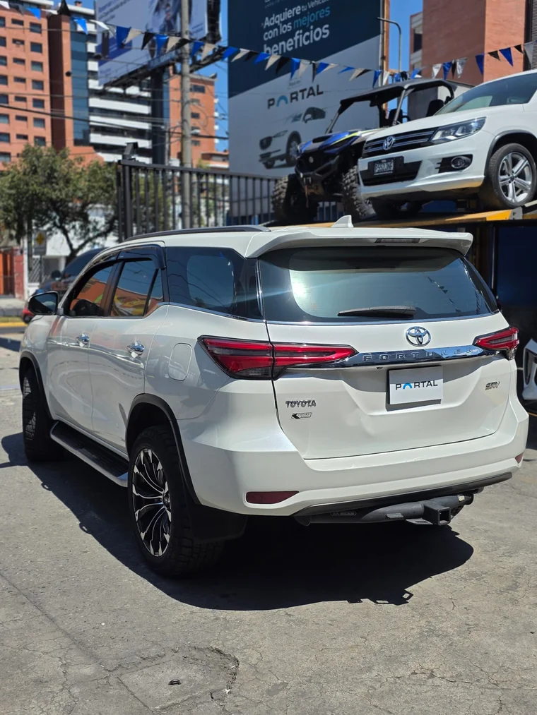 Toyota FORTUNER 2023 - Vista 4