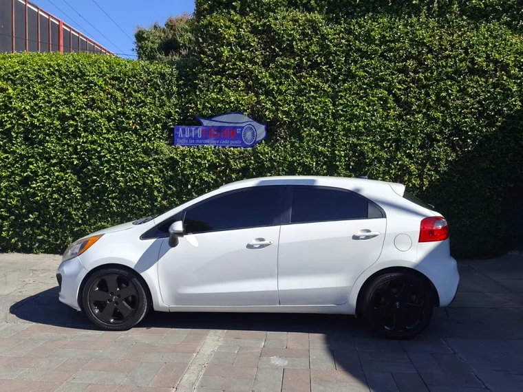 Kia RIO 2012 - Vista 4