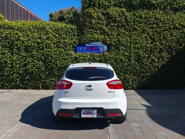 Kia RIO 2012 - Vista 5