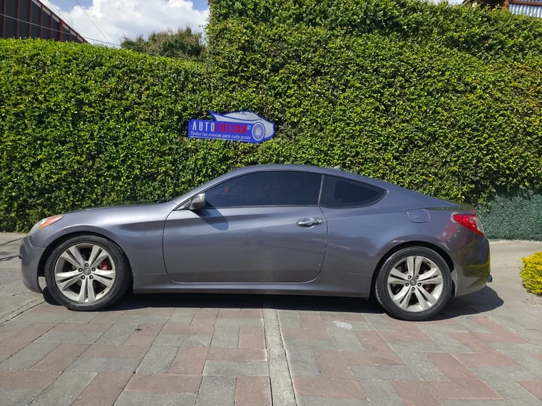 Hyundai GENESIS 2010 - Vista 4