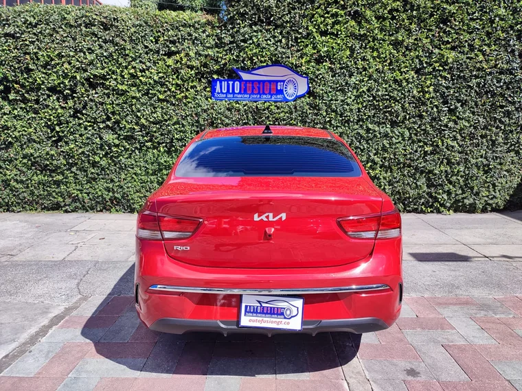 Kia RIO 2022 - Vista 5