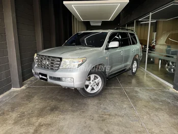 Toyota LAND CRUISER 2011