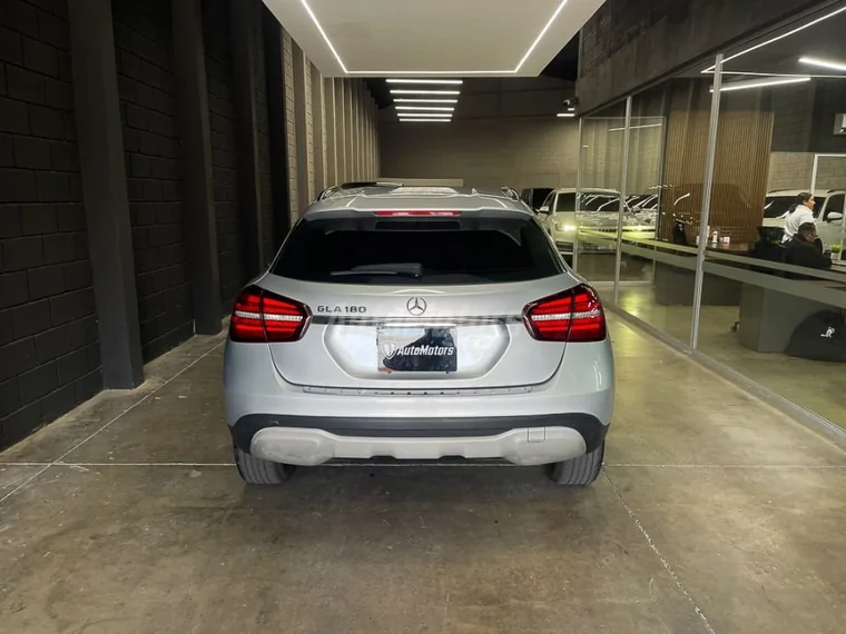 Mercedes Benz GLA 2019 - Vista 4