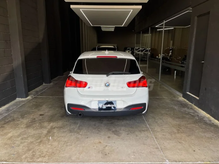 BMW 120i 2016 - Vista 4