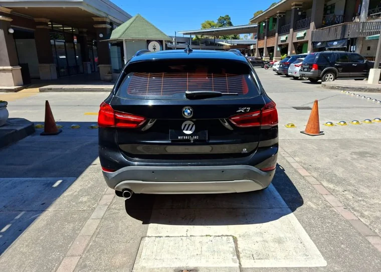 BMW X1 2016 - Vista 4