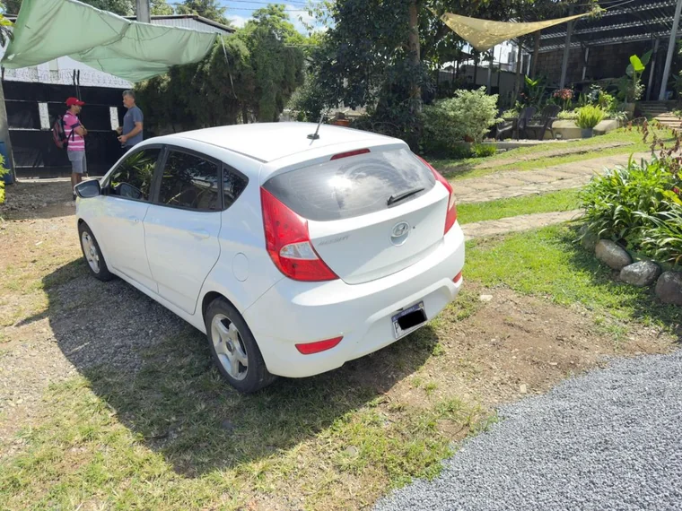 Hyundai ACCENT 2016 - Vista 4