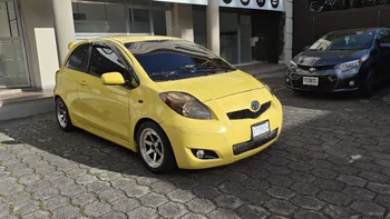 Toyota YARIS 2010