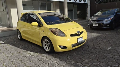 Toyota YARIS 2010