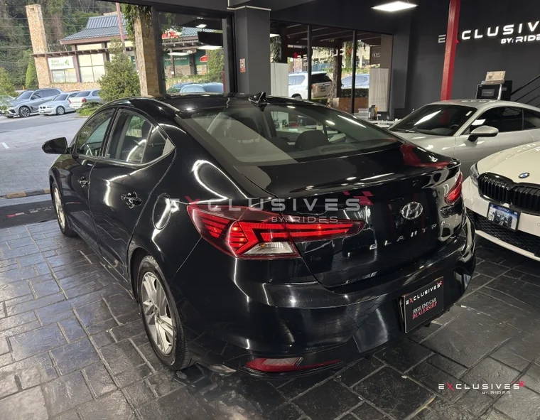 Hyundai ELANTRA 2020 - Vista 4