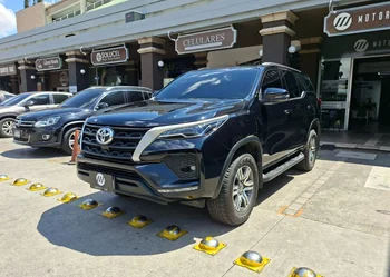 Toyota FORTUNER 2023