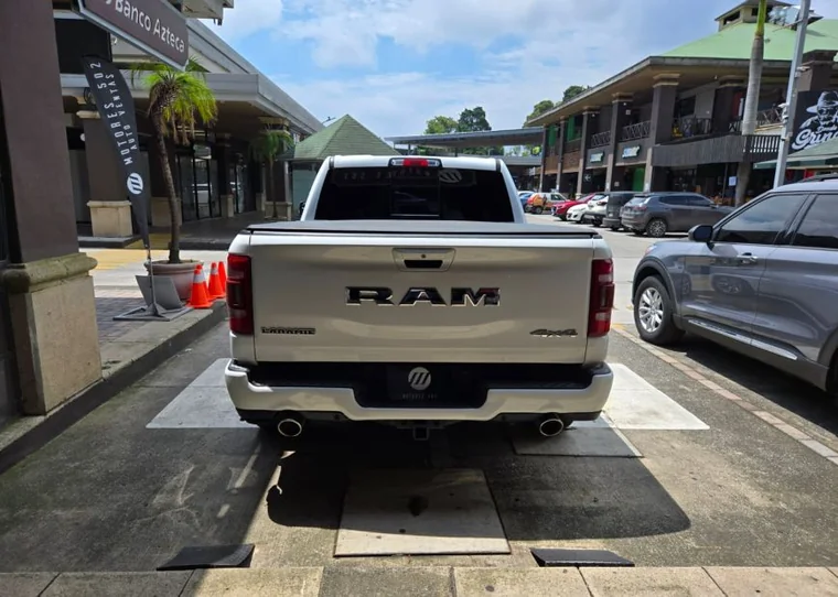 Dodge RAM 2020 - Vista 5