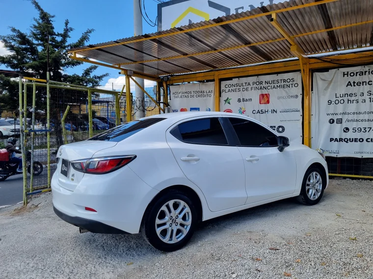 Scion IA 2016 - Vista 4