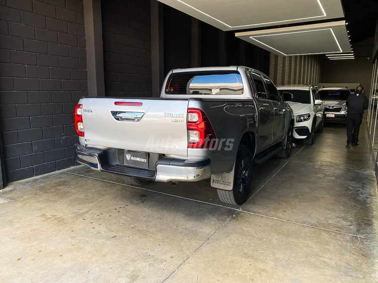 Toyota HILUX 2023 - Vista 2