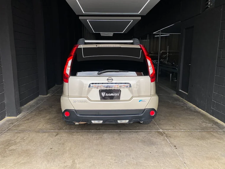 Nissan X-TRAIL 2014 - Vista 4