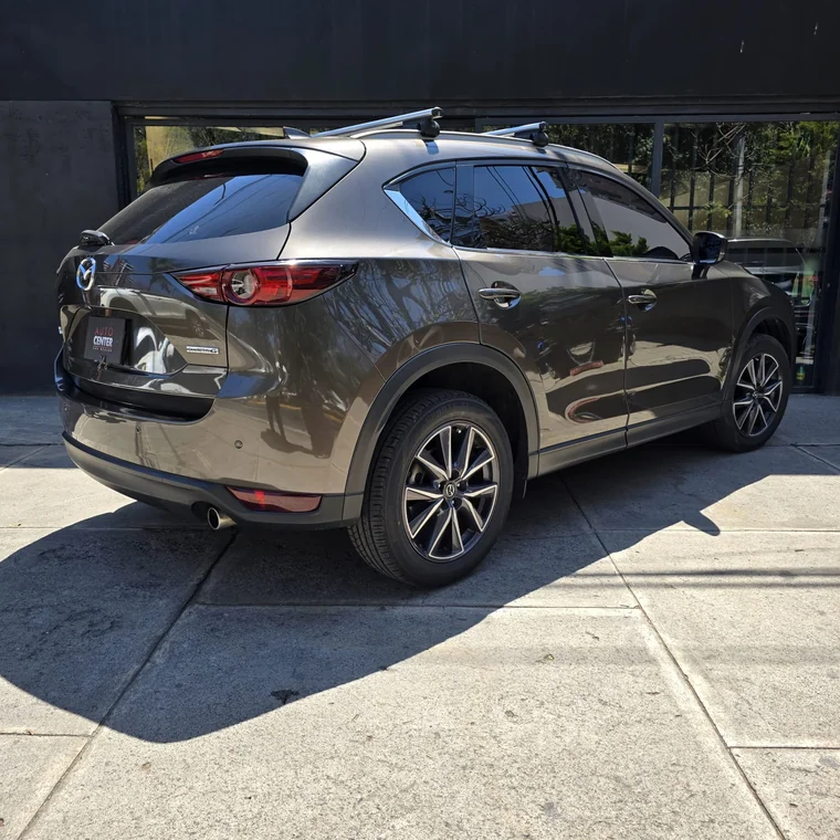 Mazda CX-5 2022 - Vista 4