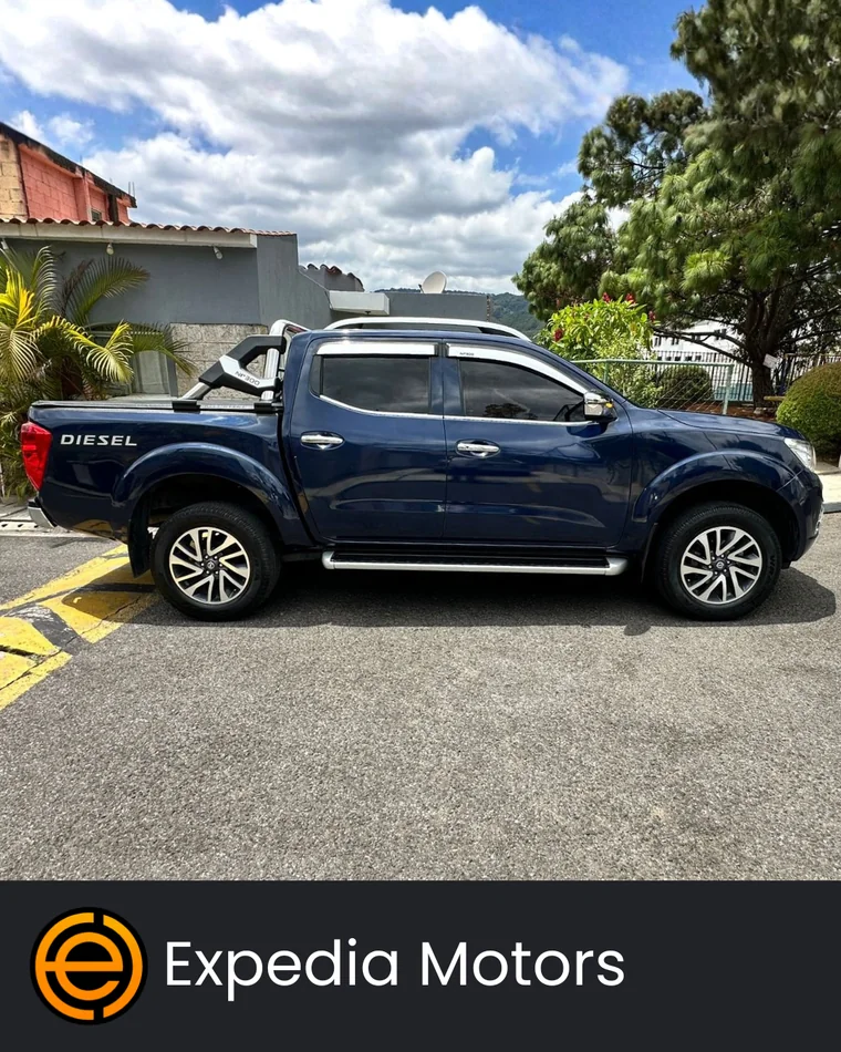 Nissan NP300 2018 - Vista 4