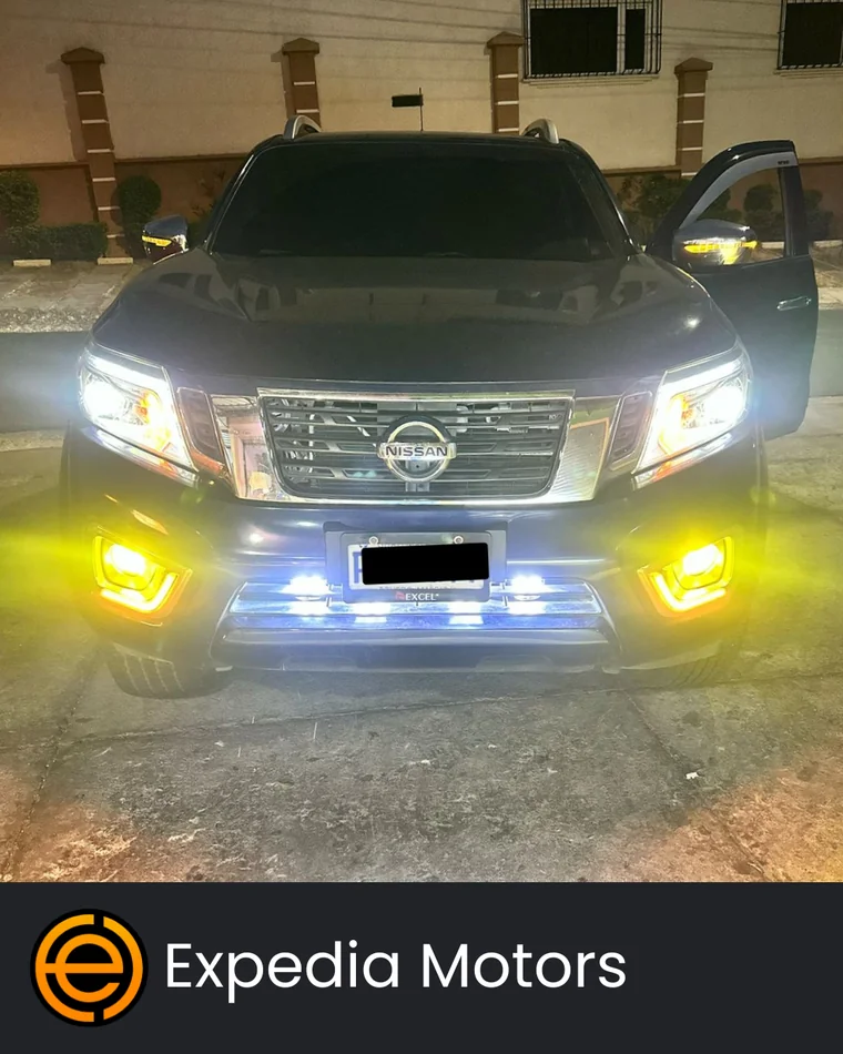 Nissan NP300 2018 - Vista 5