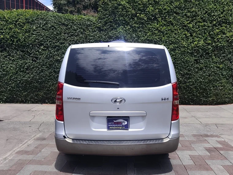 Hyundai H-1 2010 - Vista 4