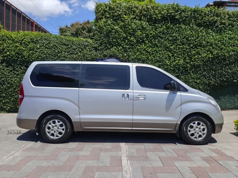 Hyundai H-1 2010 - Vista 5