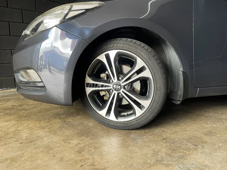 Kia K3 2015 - Vista 4