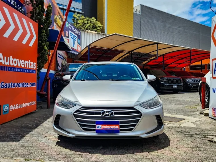 Hyundai ELANTRA 2018 - Vista 2