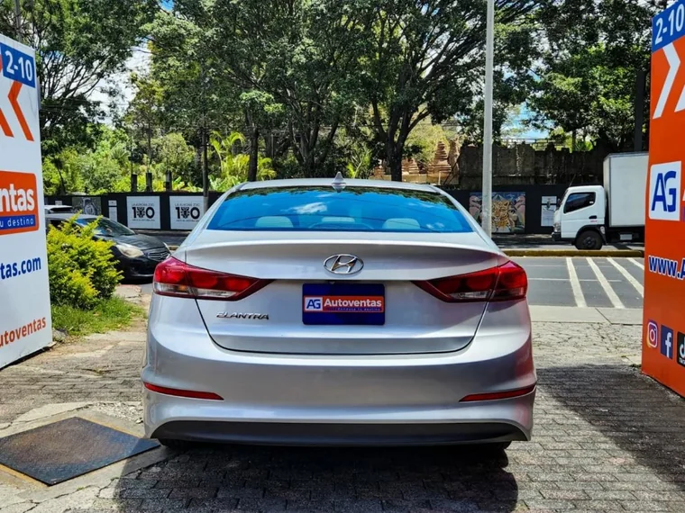 Hyundai ELANTRA 2018 - Vista 5