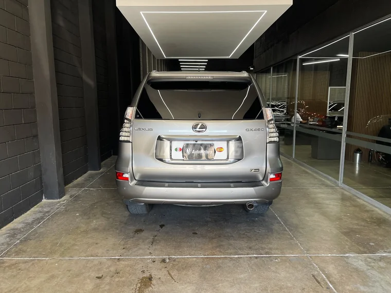 Lexus GX 2022 - Vista 4