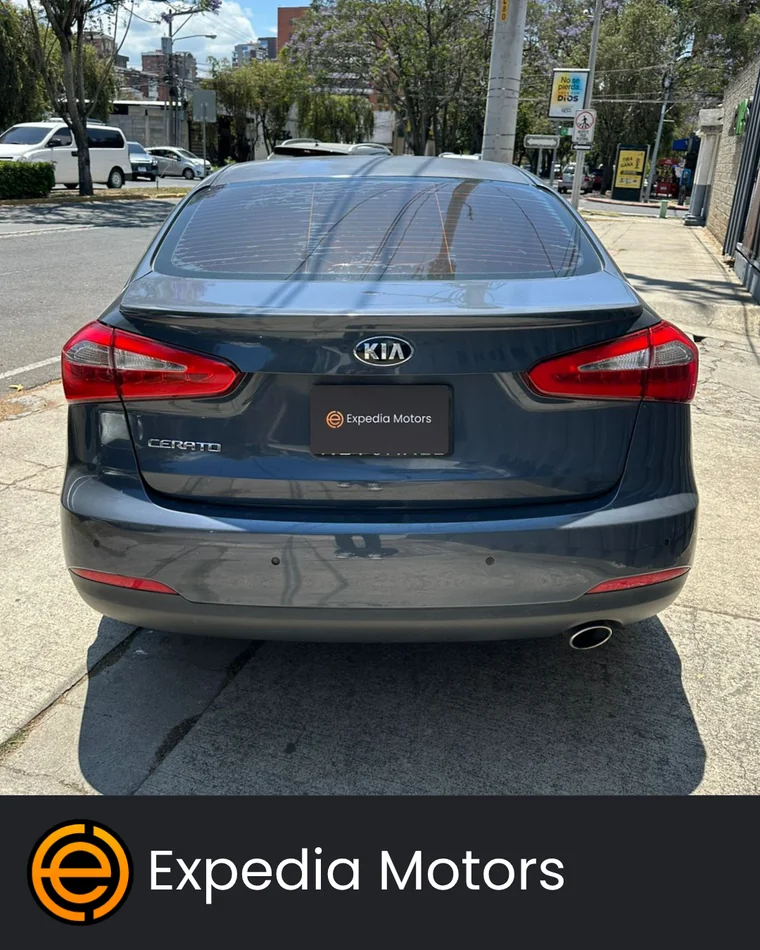 Kia K3 2015 - Vista 4