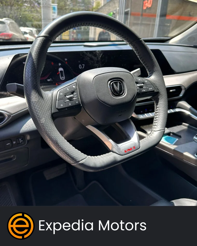 Changan UNI-T 2023 - Vista 4