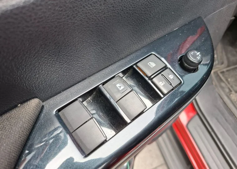 Toyota HILUX 2022 - Vista 5