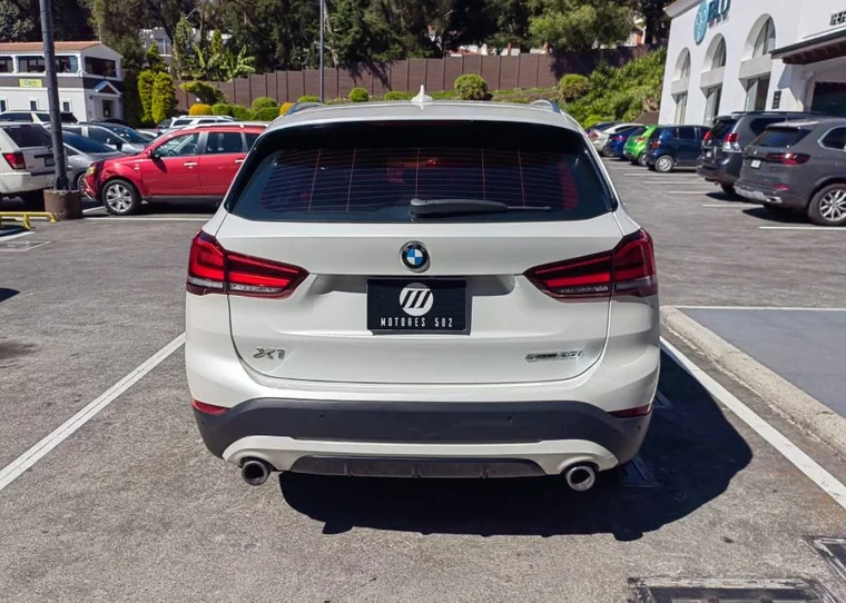 BMW X1 2021 - Vista 5