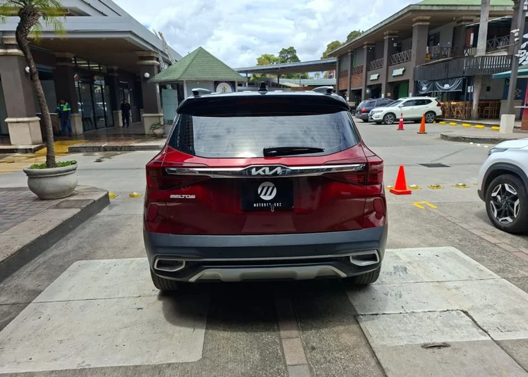 Kia SELTOS 2023 - Vista 5