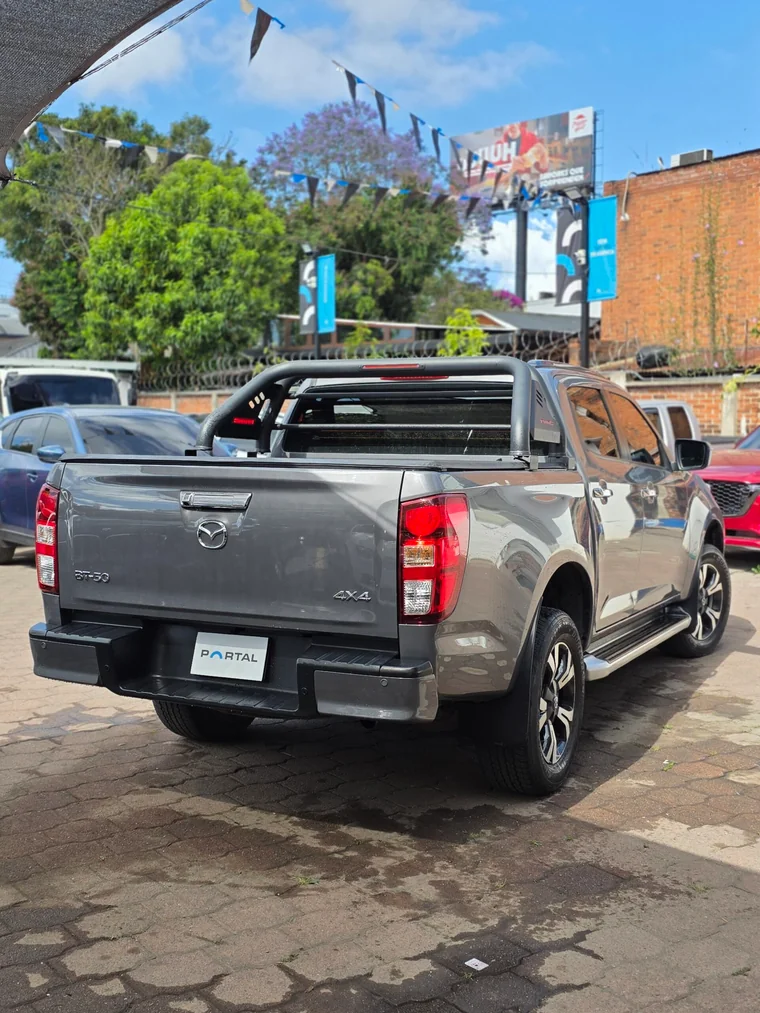 Mazda BT-50 2024 - Vista 3