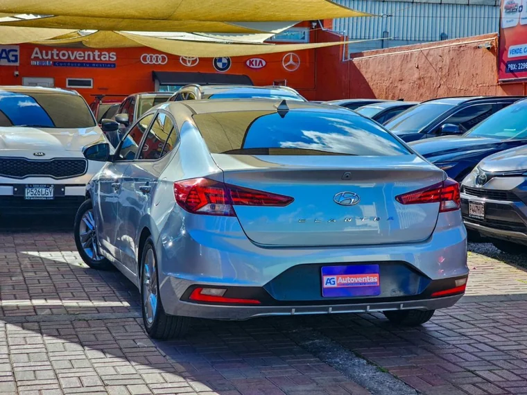 Hyundai ELANTRA 2020 - Vista 4