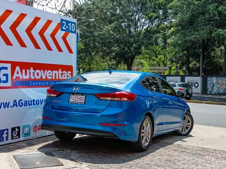 Hyundai ELANTRA 2017 - Vista 4