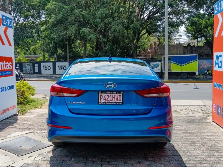 Hyundai ELANTRA 2017 - Vista 5