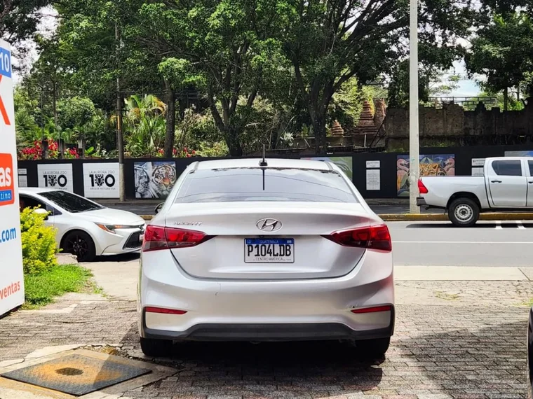 Hyundai ACCENT 2020 - Vista 5