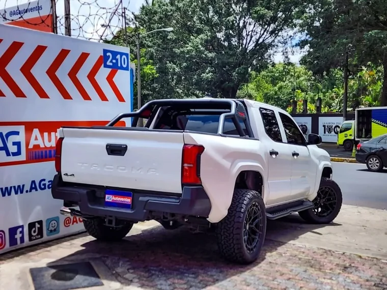 Toyota TACOMA 2024 - Vista 4