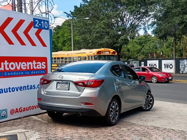 Mazda 2 2018 - Vista 4