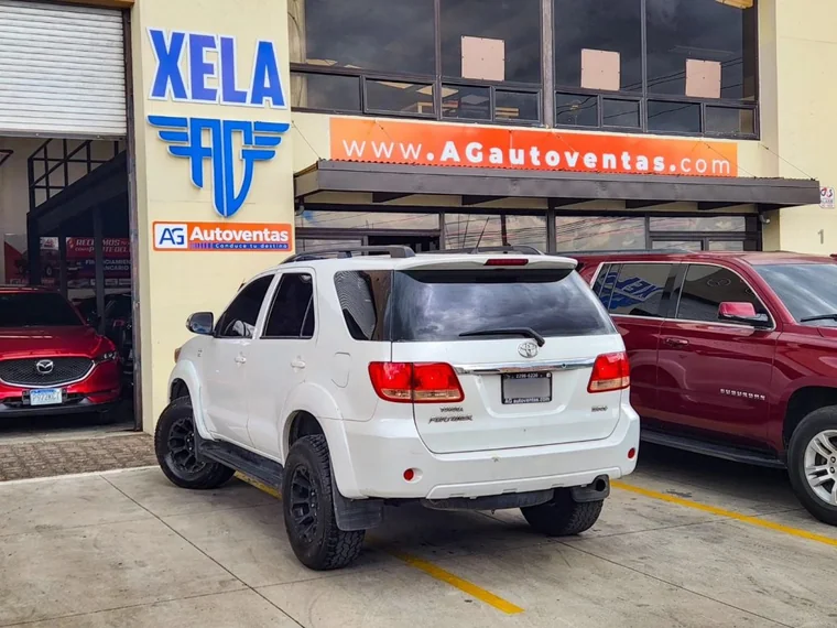 Toyota FORTUNER 2008 - Vista 4