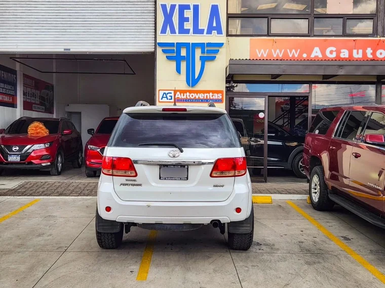 Toyota FORTUNER 2008 - Vista 5