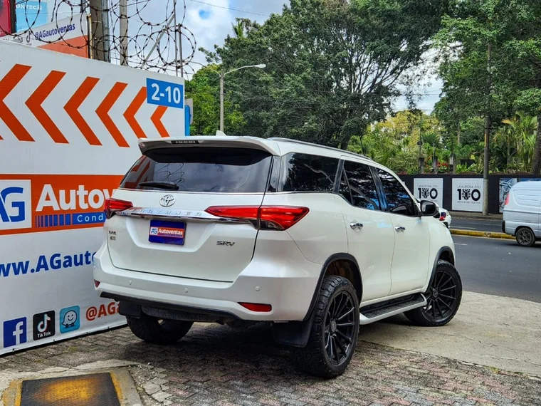 Toyota FORTUNER 2019 - Vista 4