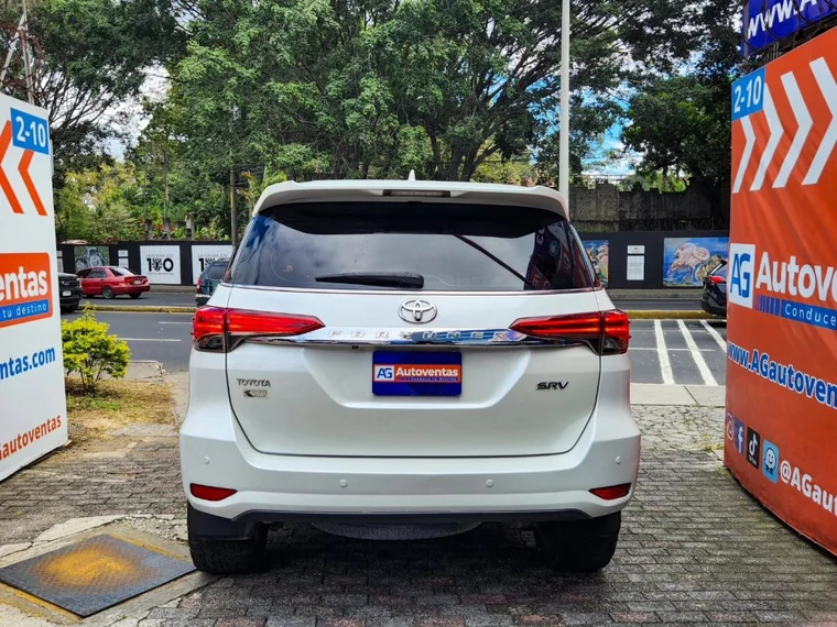 Toyota FORTUNER 2019 - Vista 5