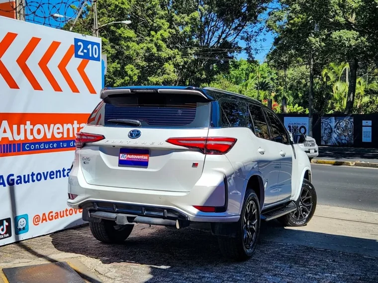 Toyota FORTUNER 2024 - Vista 4